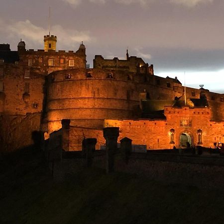 The Castle Esplanade Residence Edinburgh Exterior foto